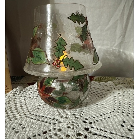 Celebration, Hand-Painted Crackle Glass Christmas
Tealight Lamp 10" Poinsettia - Picture 5 of 15